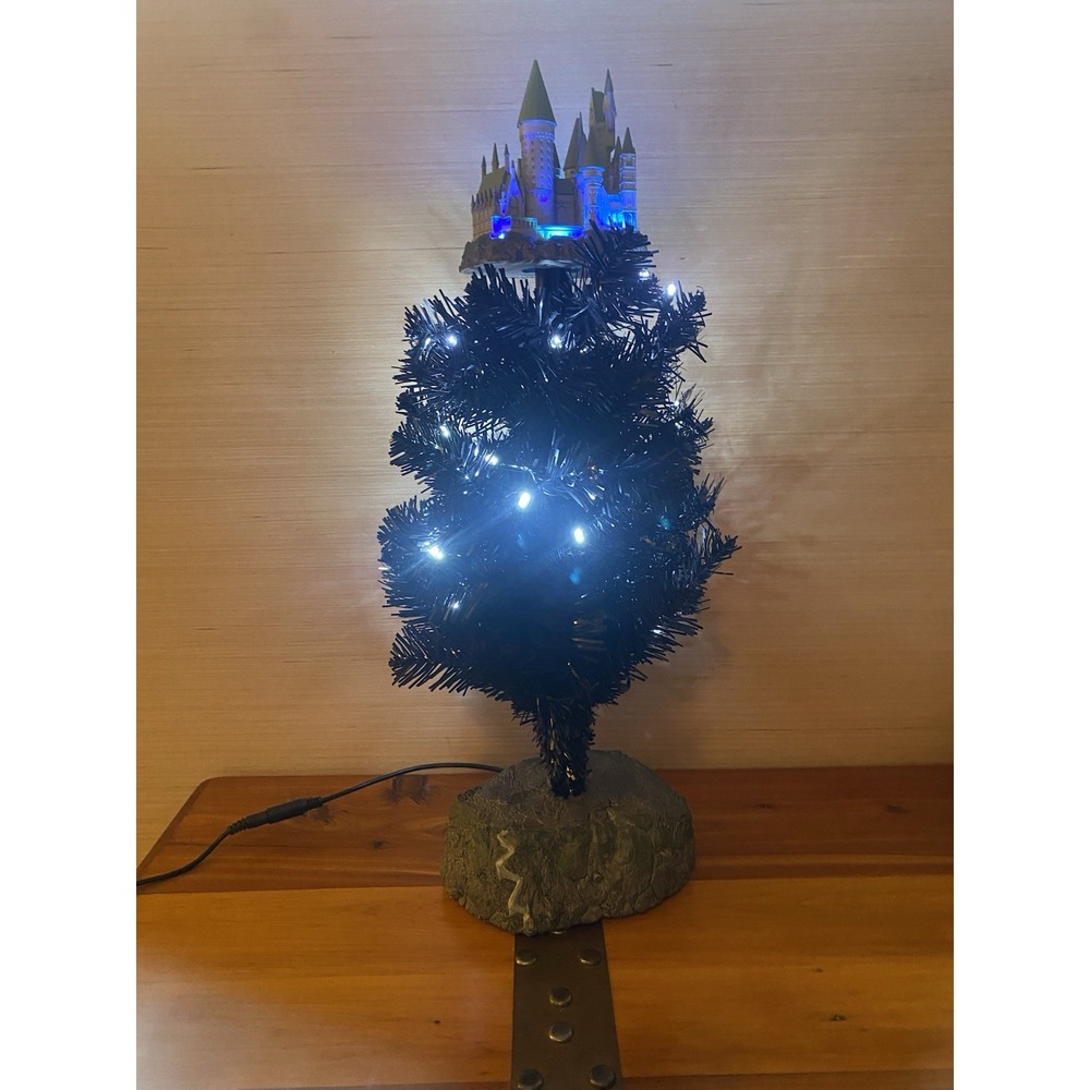 Hallmark 'Magic' Ornament "The Wizarding World of Harry Potter Christmas Tree" - Picture 6 of 14